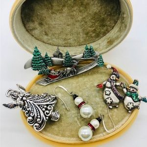 Vintage Christmas jewelry lot